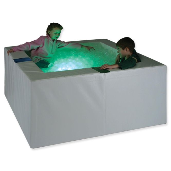 Hovedbilde Interaktivt opplyst ballbasseng